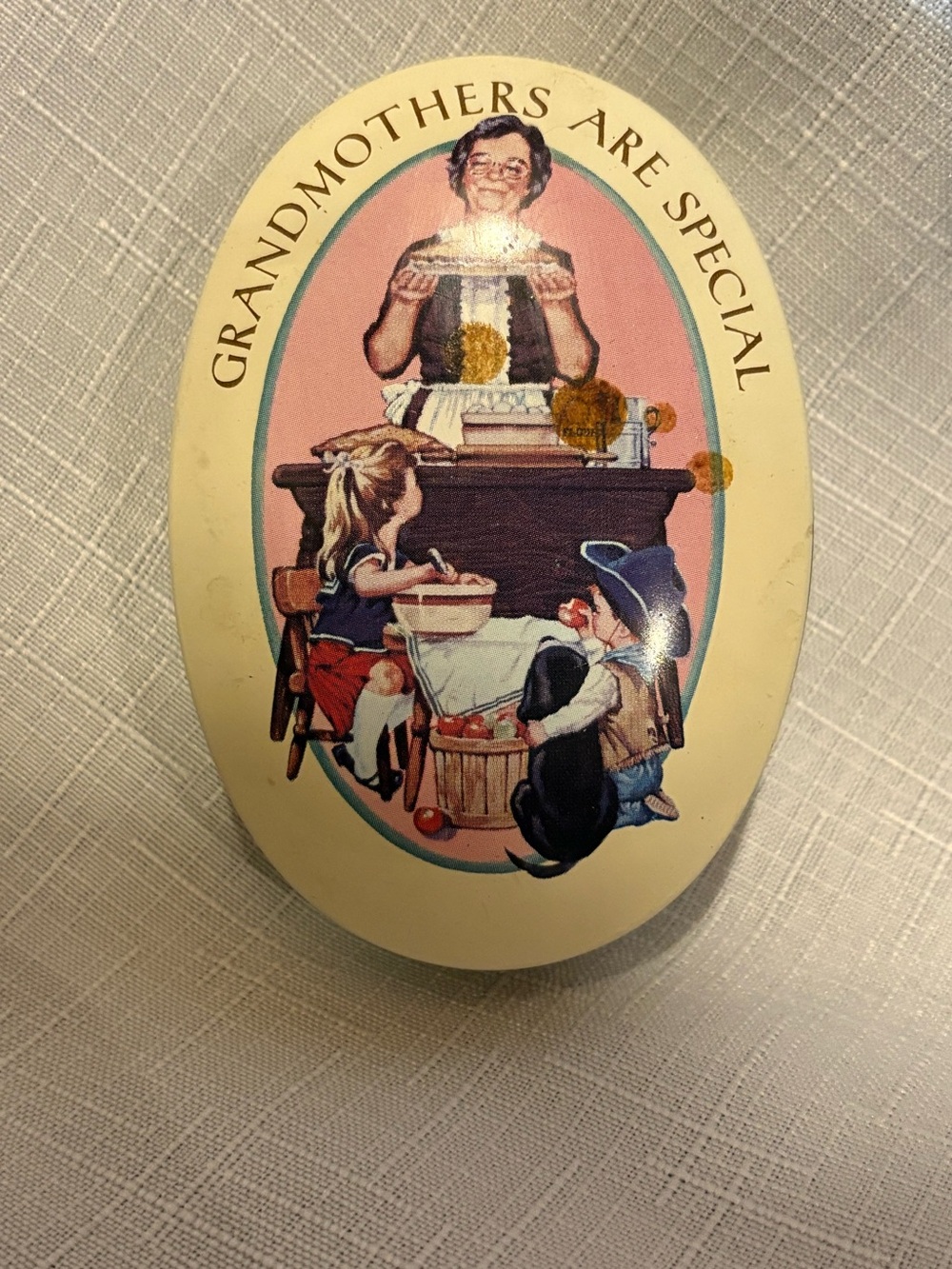 Avon Oval Keepsake Box with Soap
